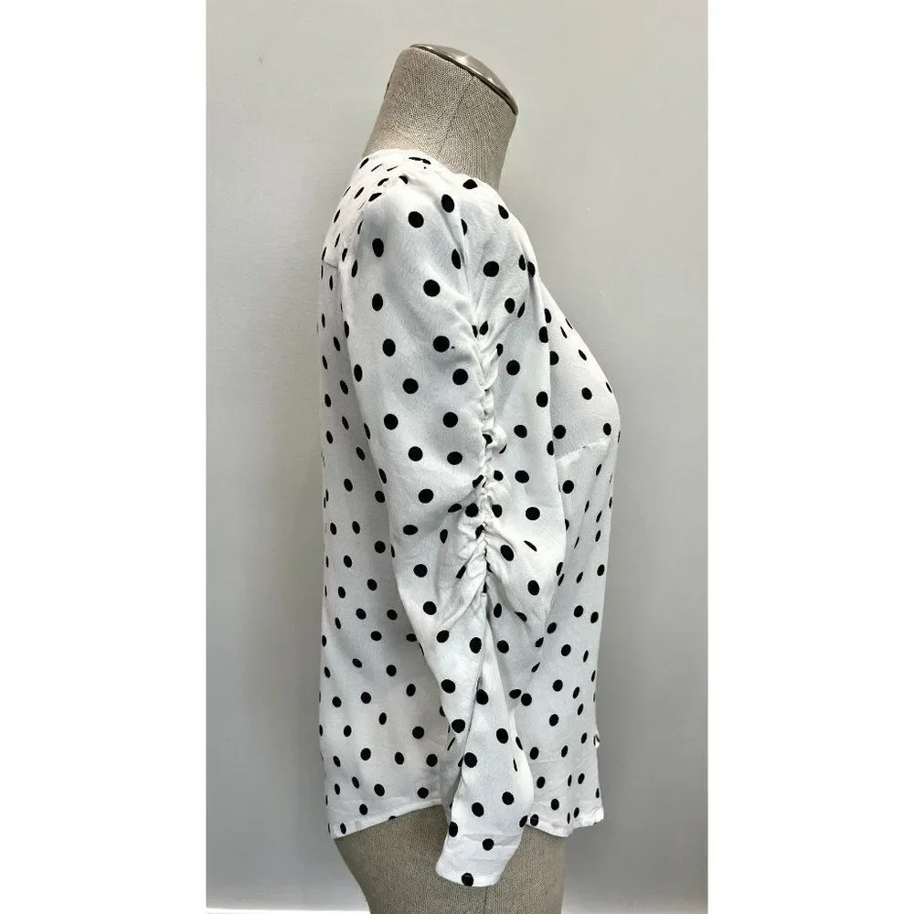 Anthropologie lightweight neck